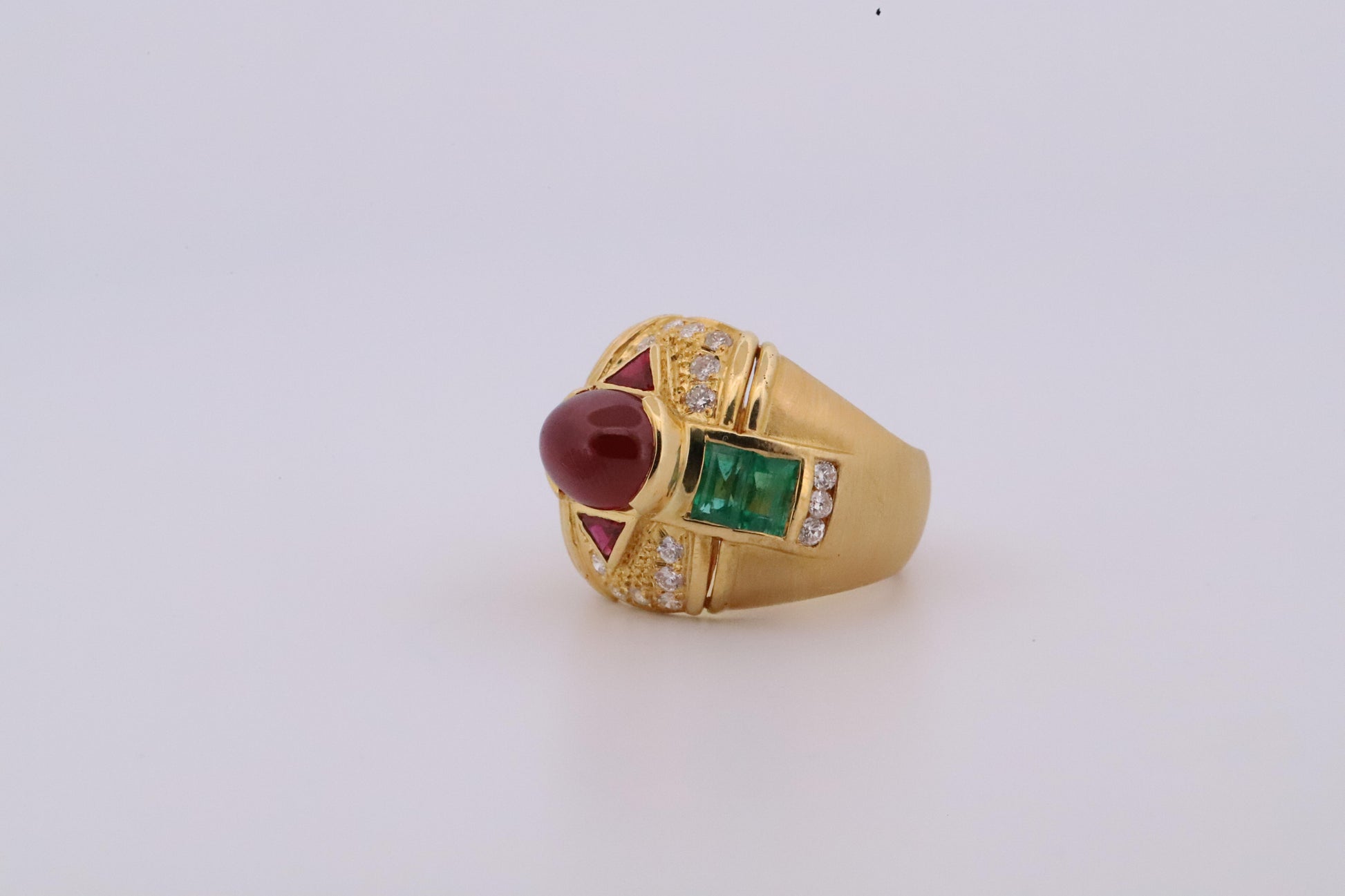 Vintage Domed Ruby 18K Gold Ring with Emeralds and Diamonds