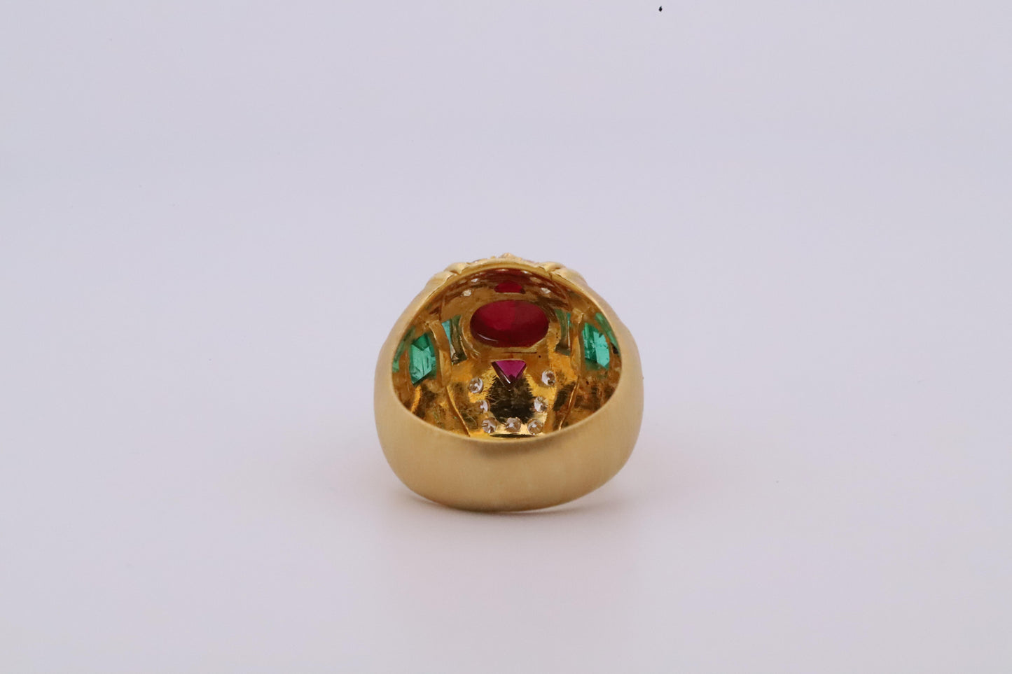 Vintage Domed Ruby 18K Gold Ring with Emeralds and Diamonds