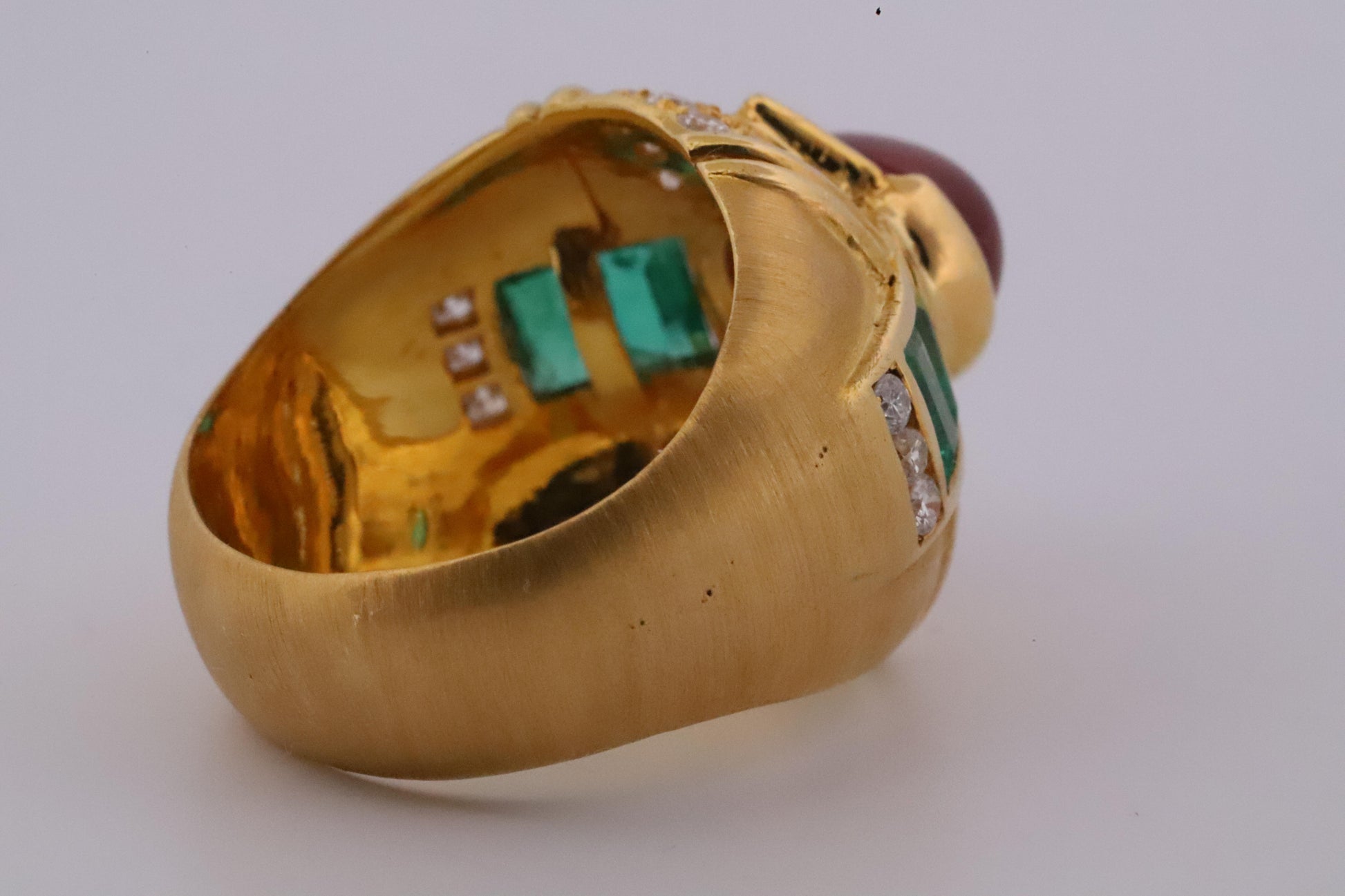 Vintage Domed Ruby 18K Gold Ring with Emeralds and Diamonds