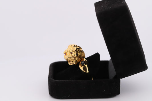 Vintage 18K Lion Ring with Ruby Eyes and Sapphire Accent, Handcrafted