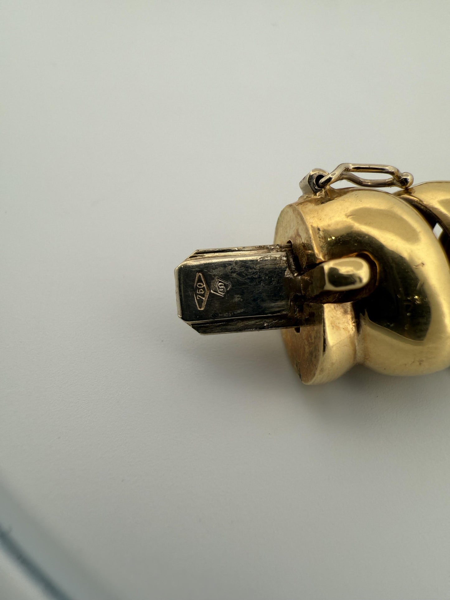 "H. Stern" Napier Hammered and Smooth 18K Gold Finished Necklace