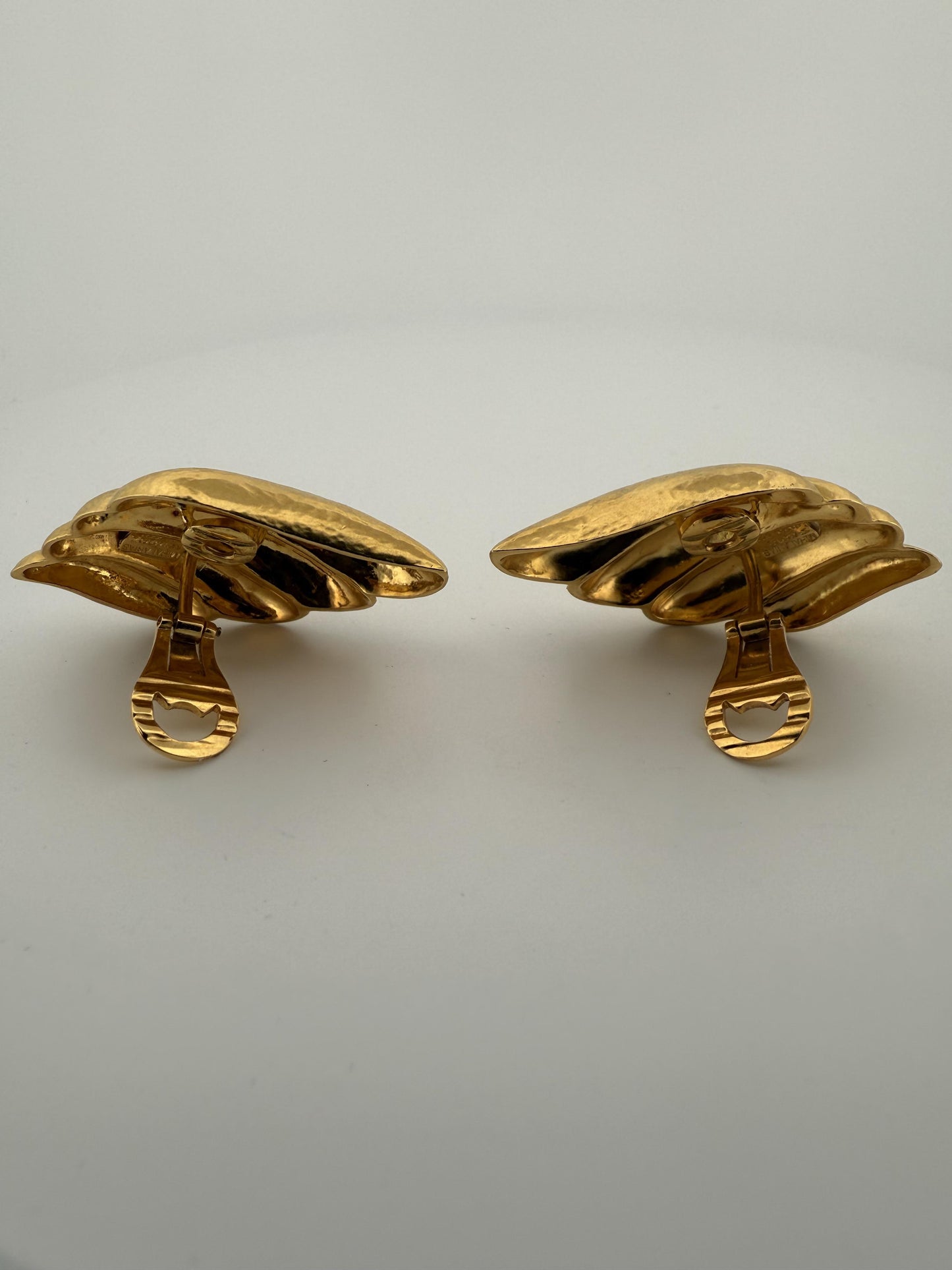 Vintage Hammered Zolotas 22k Gold Clip-on Earrings