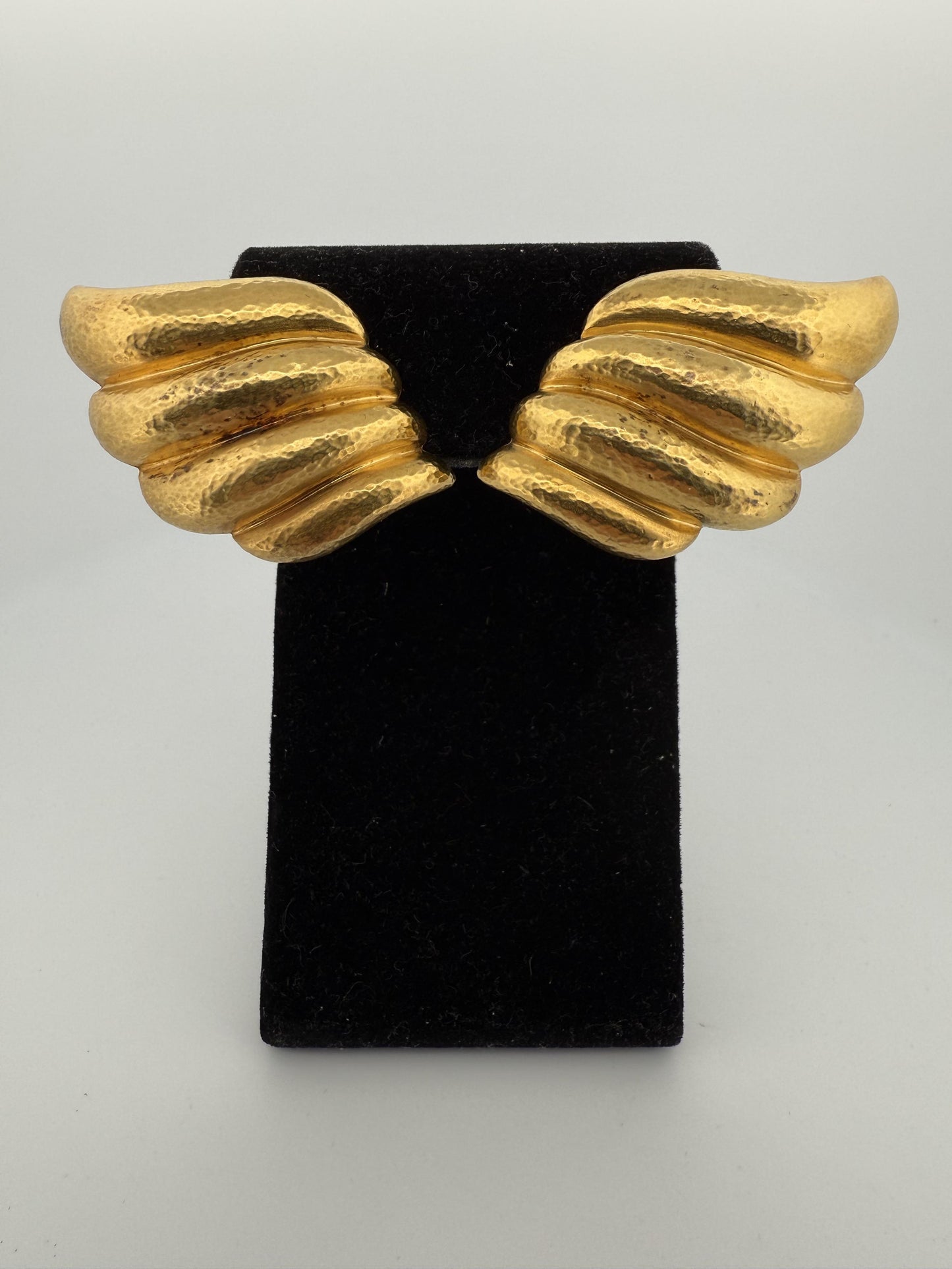 Vintage Hammered Zolotas 22k Gold Clip-on Earrings