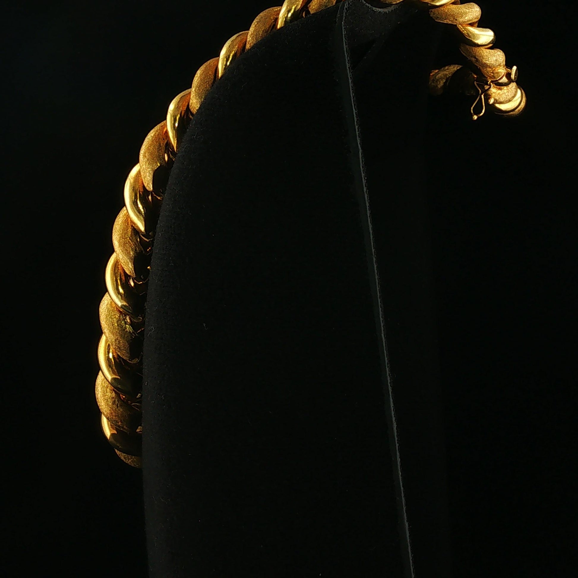 Vintage Italian 18K San Marco Necklace with Moving Scallops