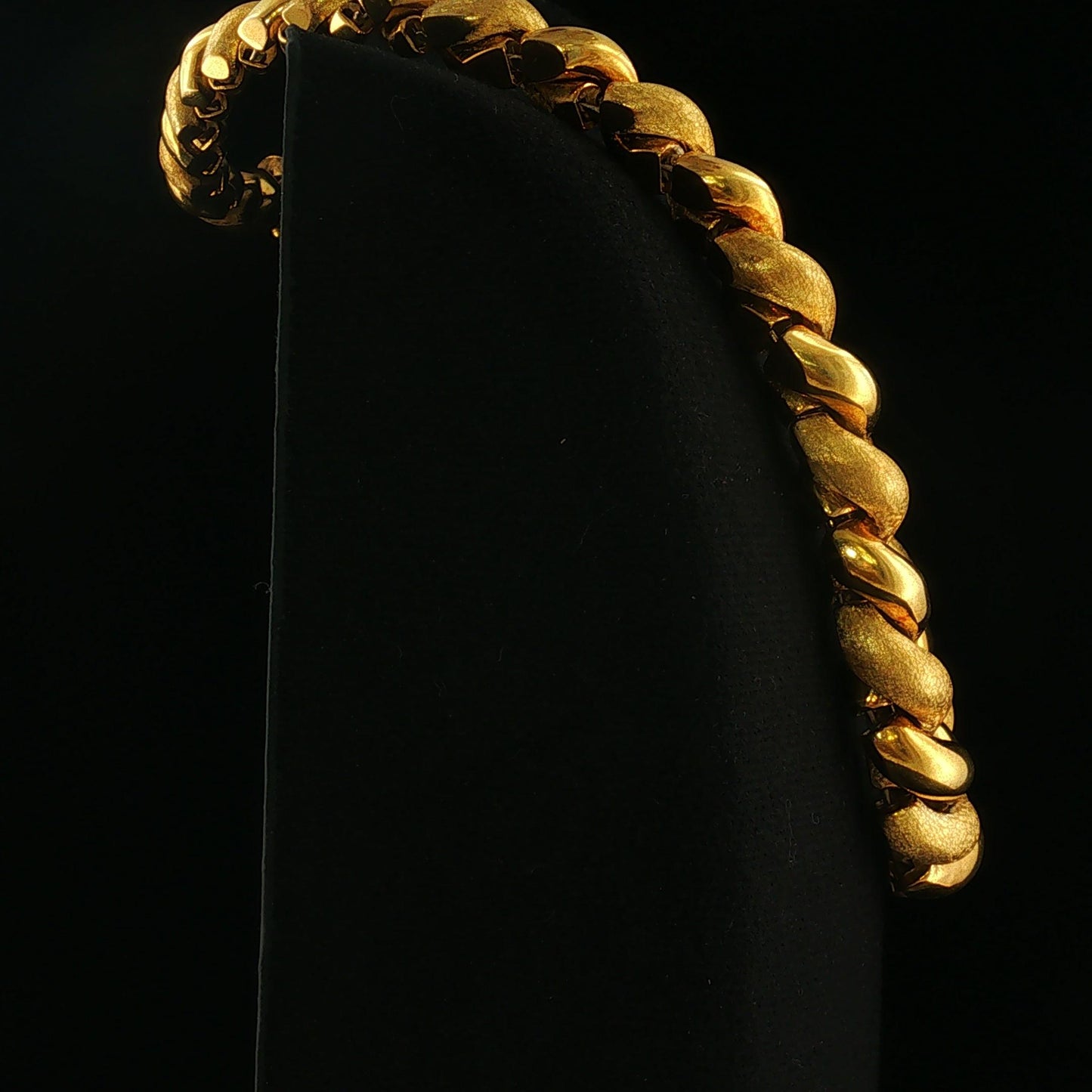Vintage Italian 18K San Marco Necklace with Moving Scallops