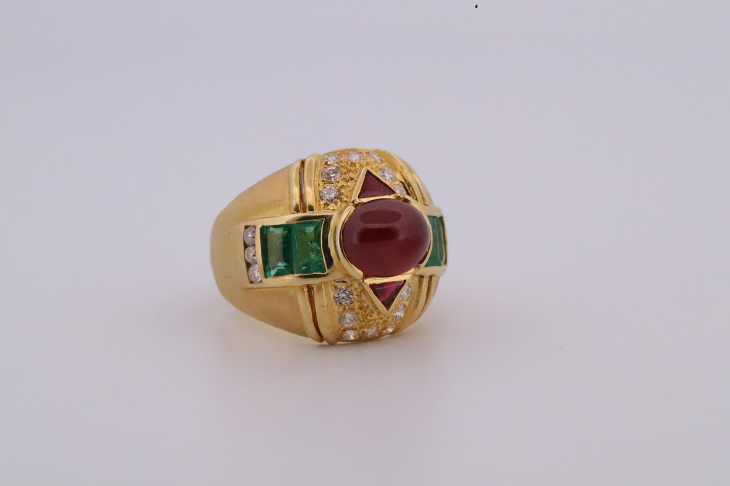 Vintage Domed Ruby 18K Gold Ring with Emeralds and Diamonds