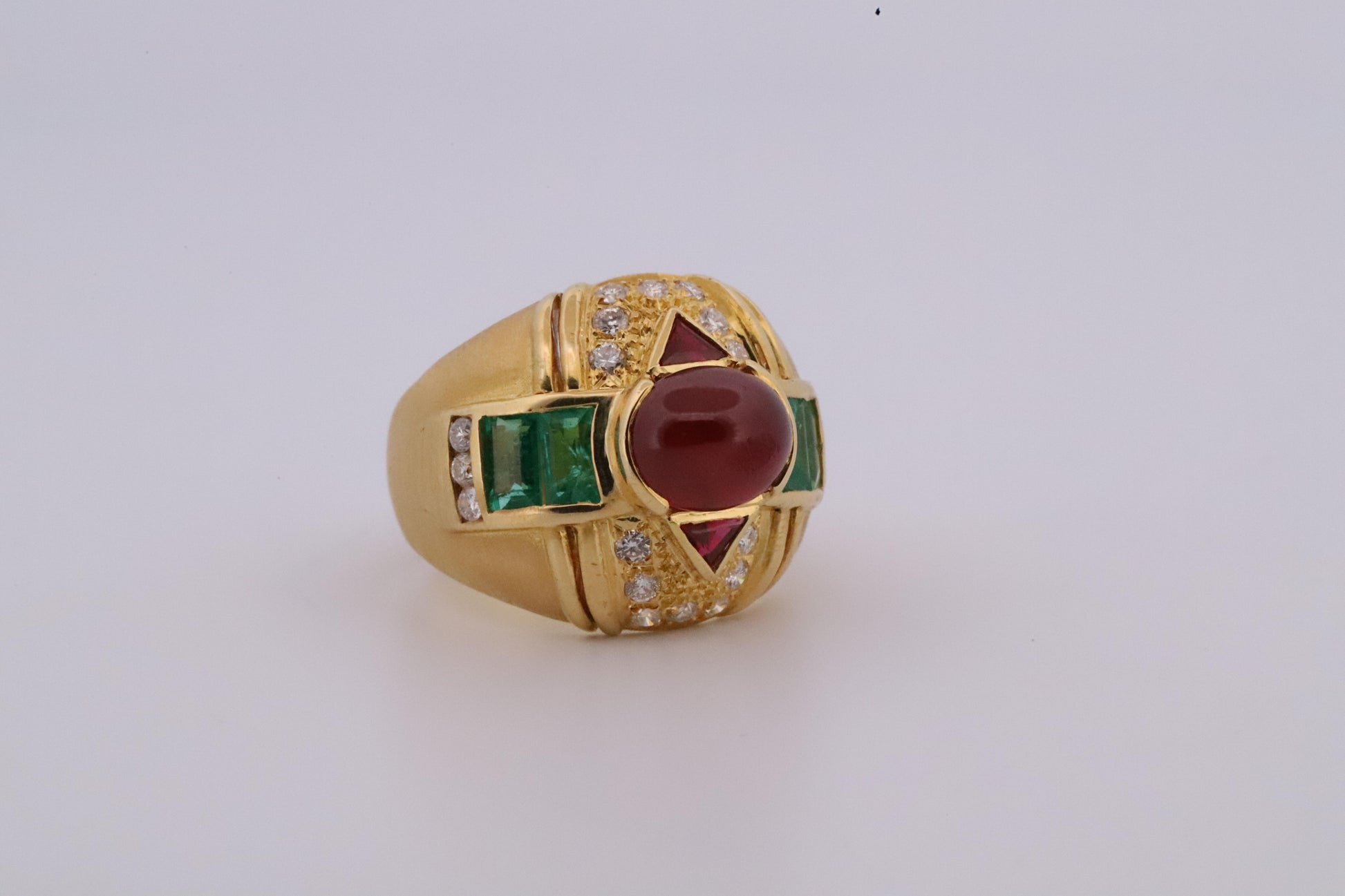 Vintage Domed Ruby 18K Gold Ring with Emeralds and Diamonds