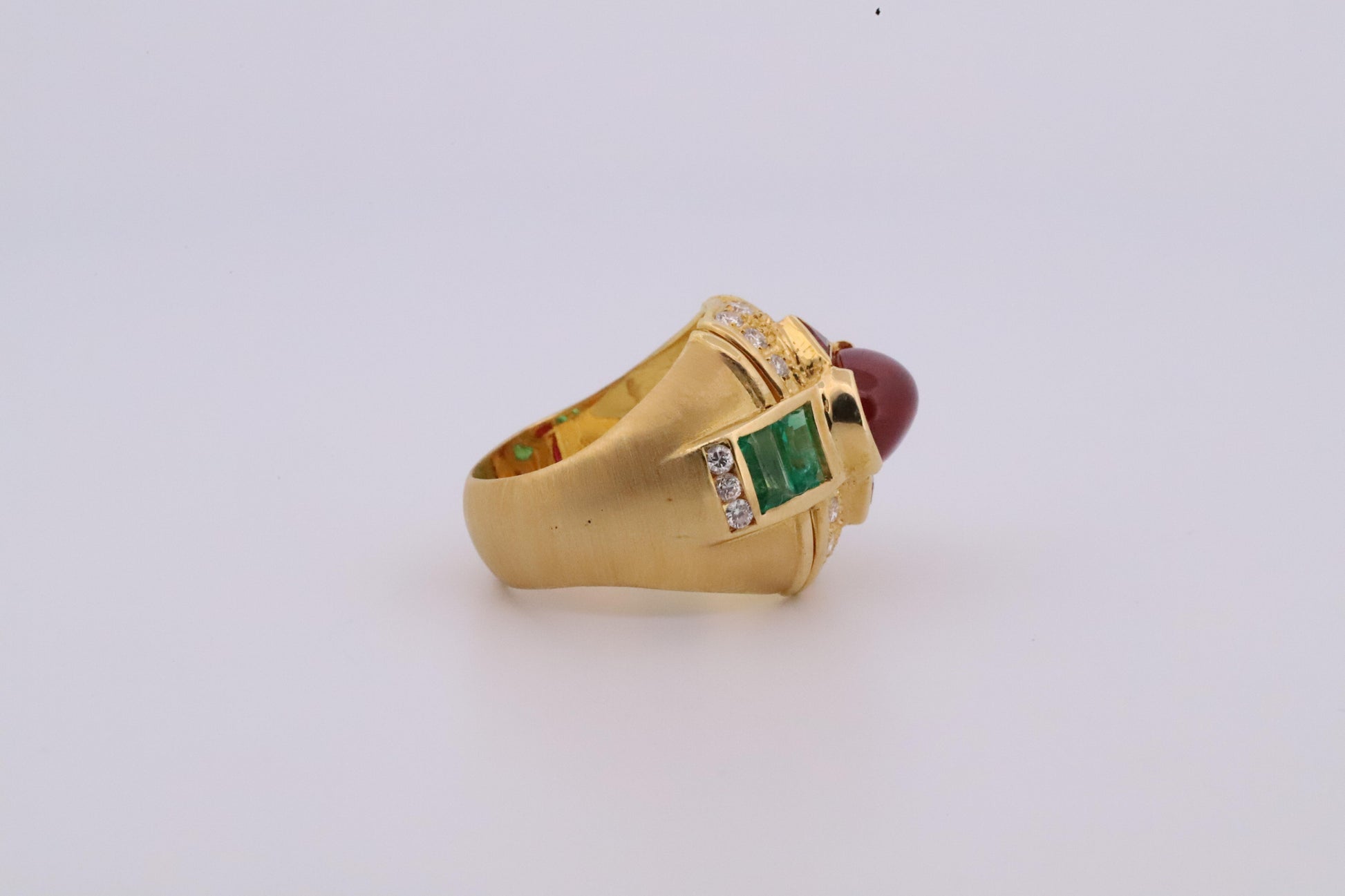 Vintage Domed Ruby 18K Gold Ring with Emeralds and Diamonds