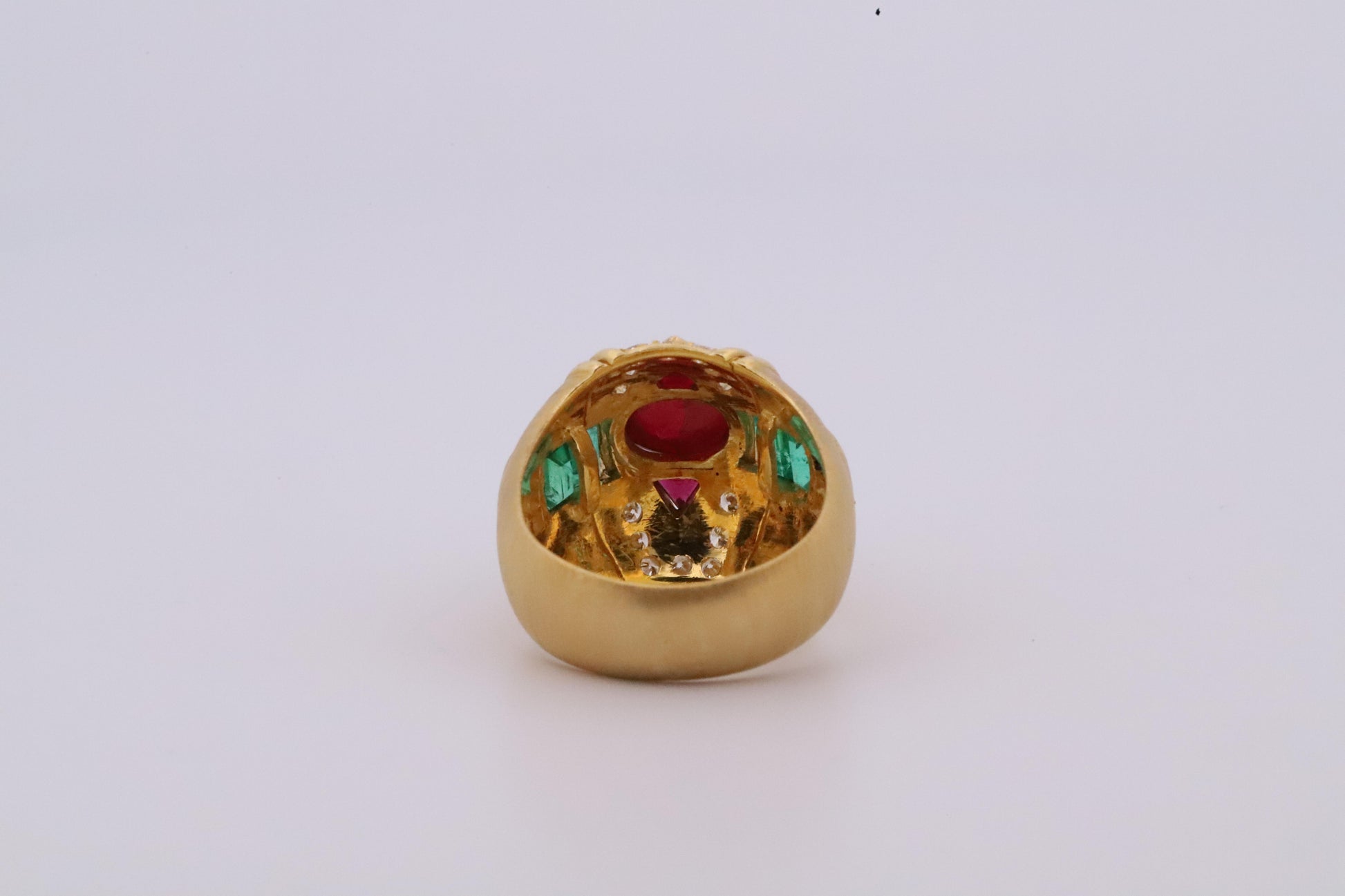Vintage Domed Ruby 18K Gold Ring with Emeralds and Diamonds