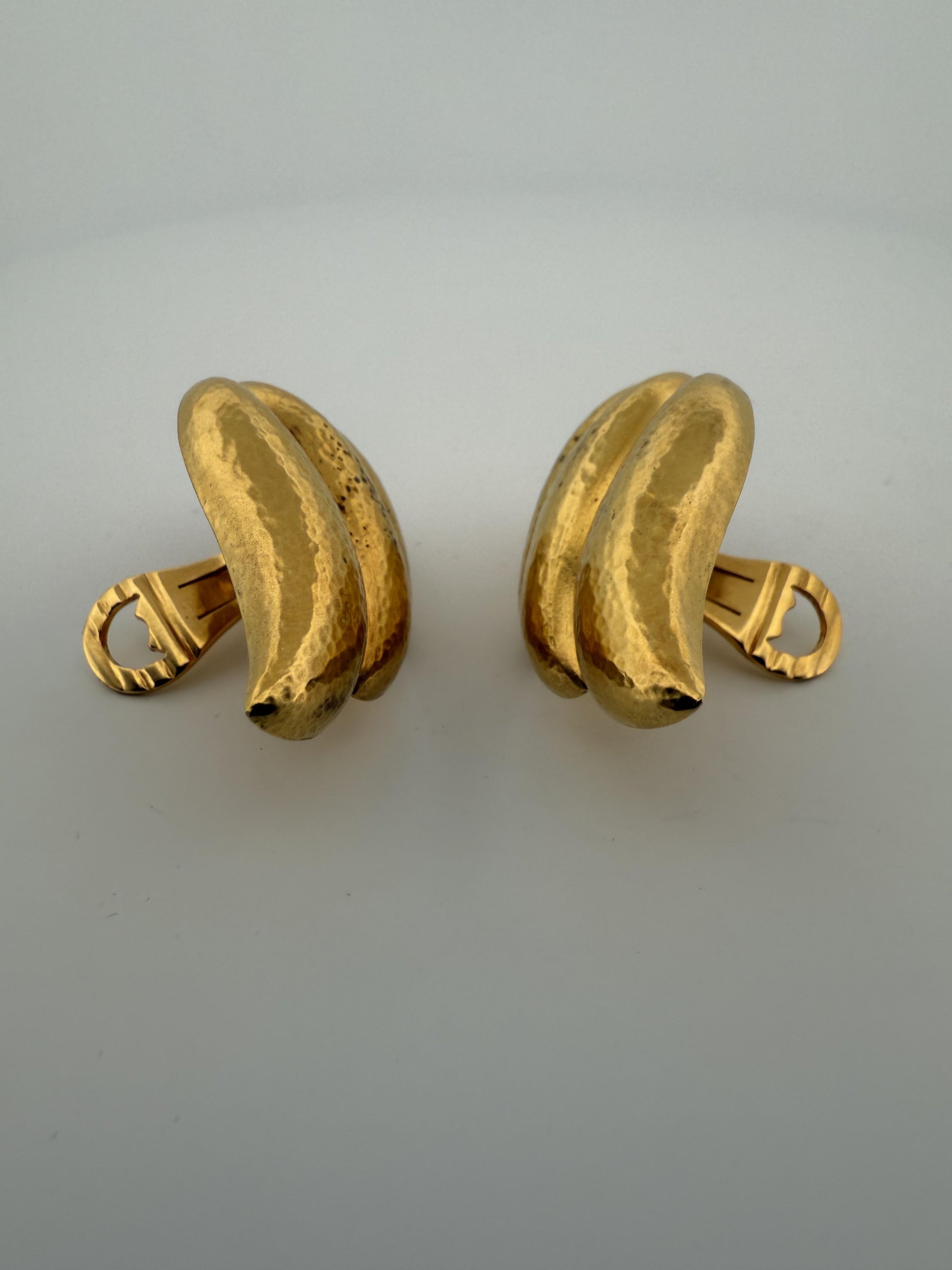 Vintage Hammered Zolotas 22k Gold Clip-on Earrings