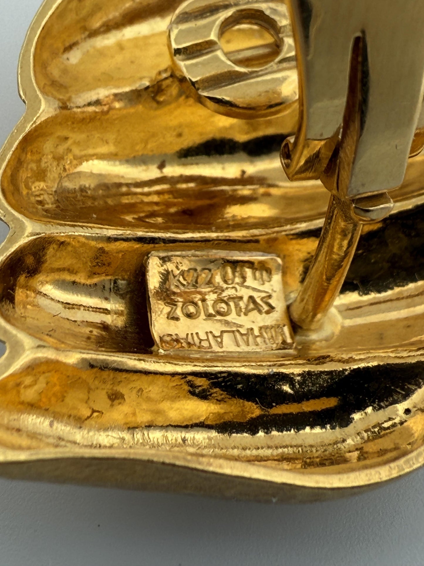 Vintage Hammered Zolotas 22k Gold Clip-on Earrings