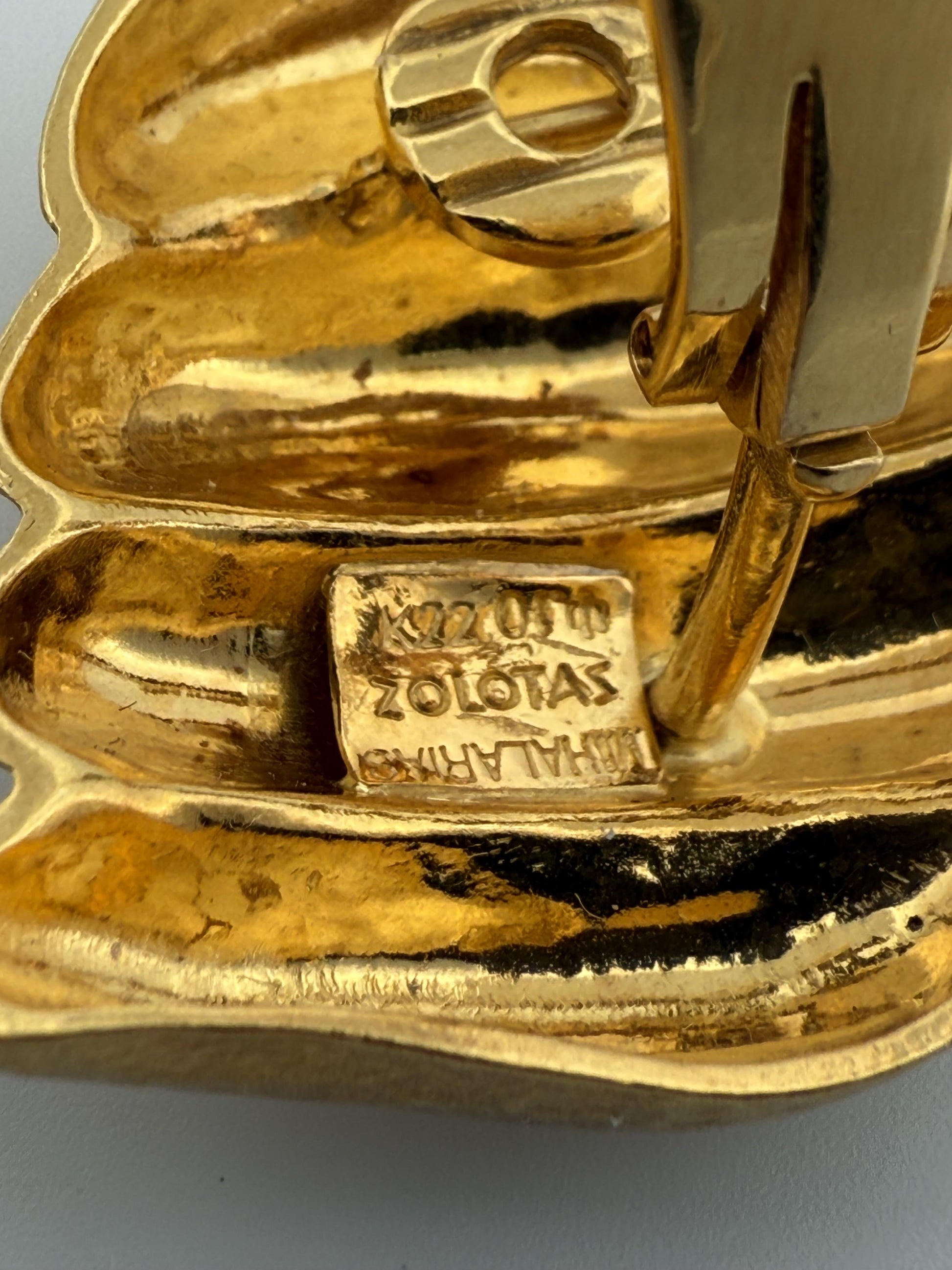 Vintage Hammered Zolotas 22k Gold Clip-on Earrings