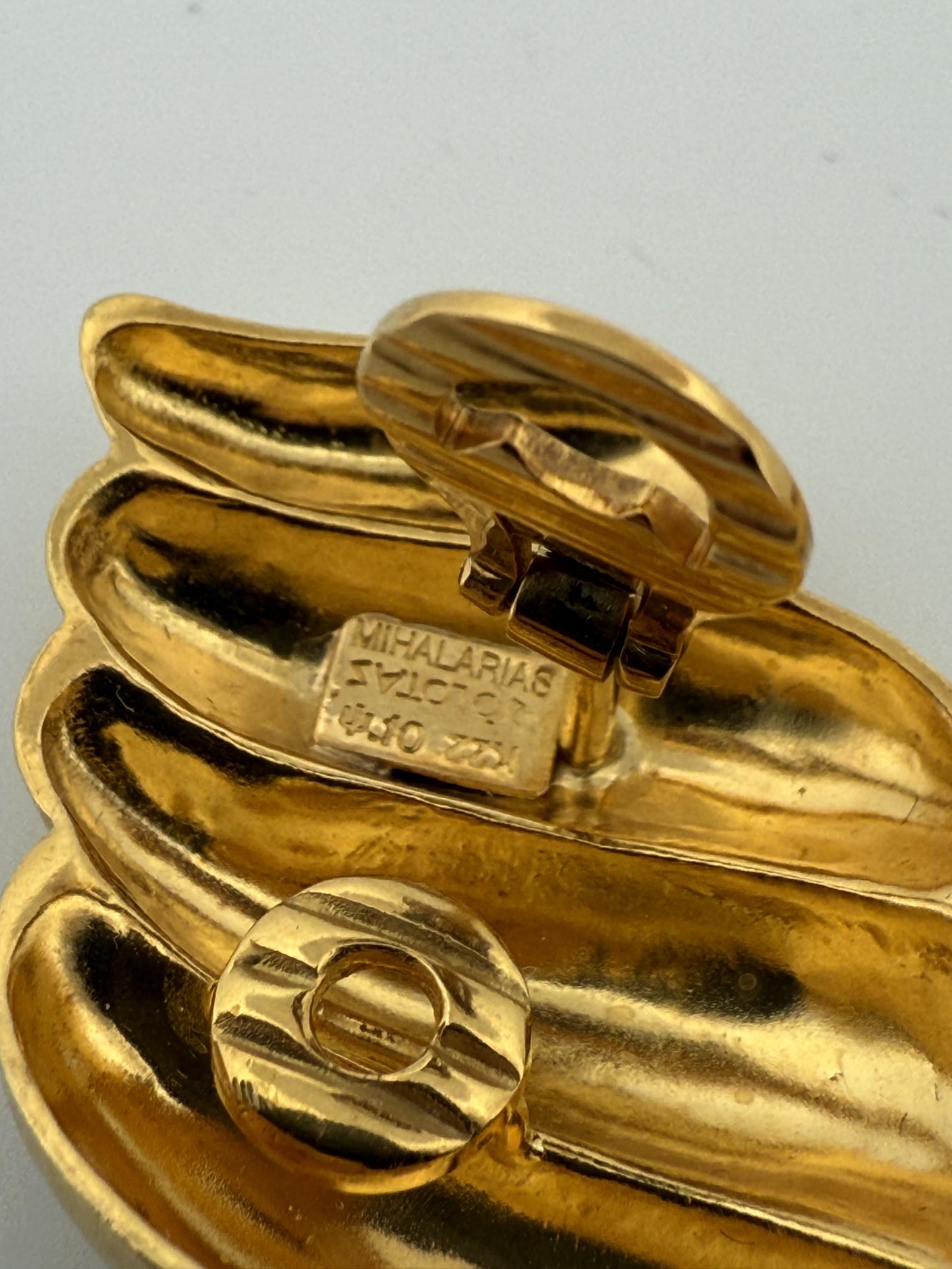 Vintage Hammered Zolotas 22k Gold Clip-on Earrings