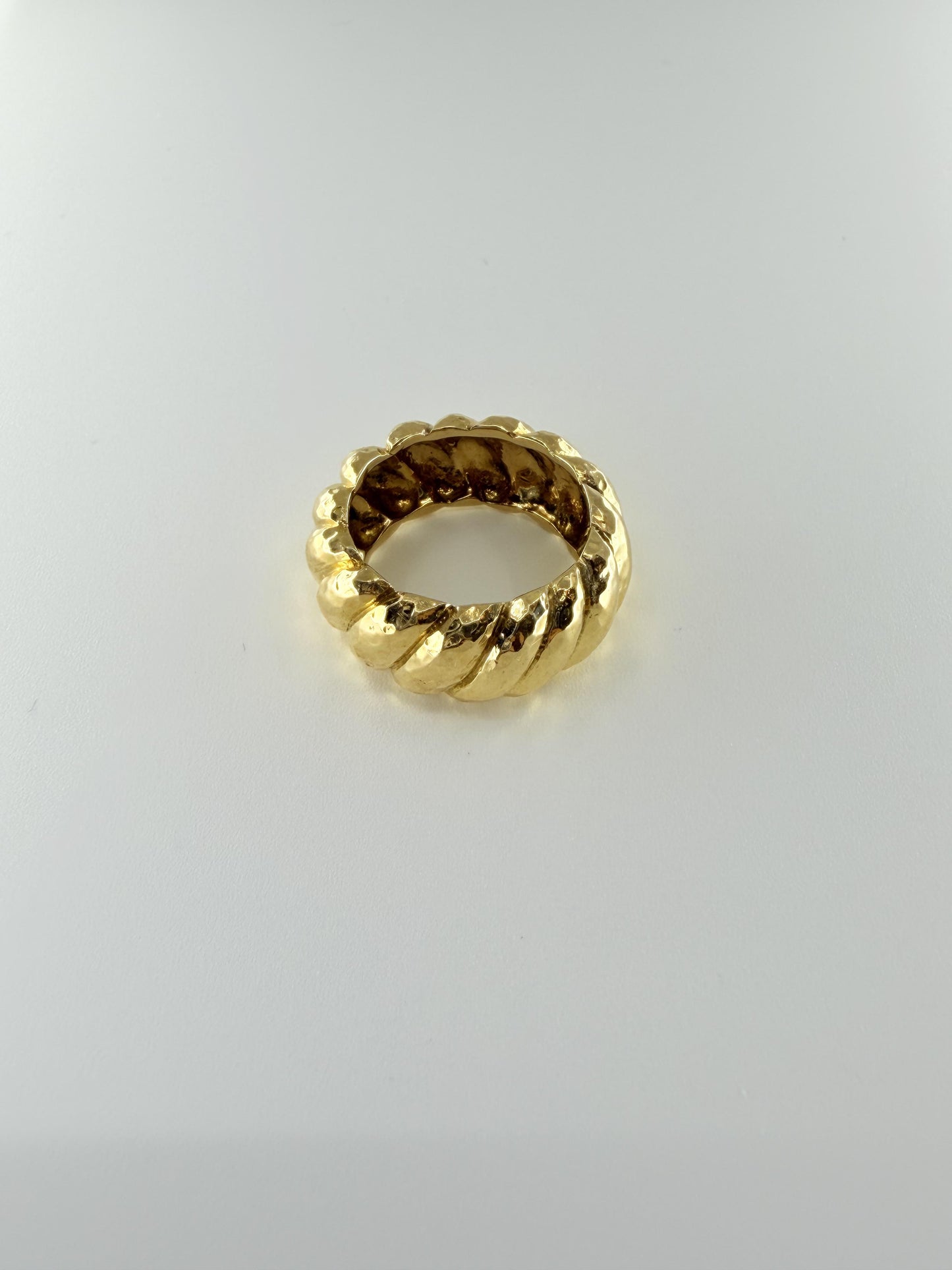Vintage David Webb 18K Scalloped and Hammered Ring