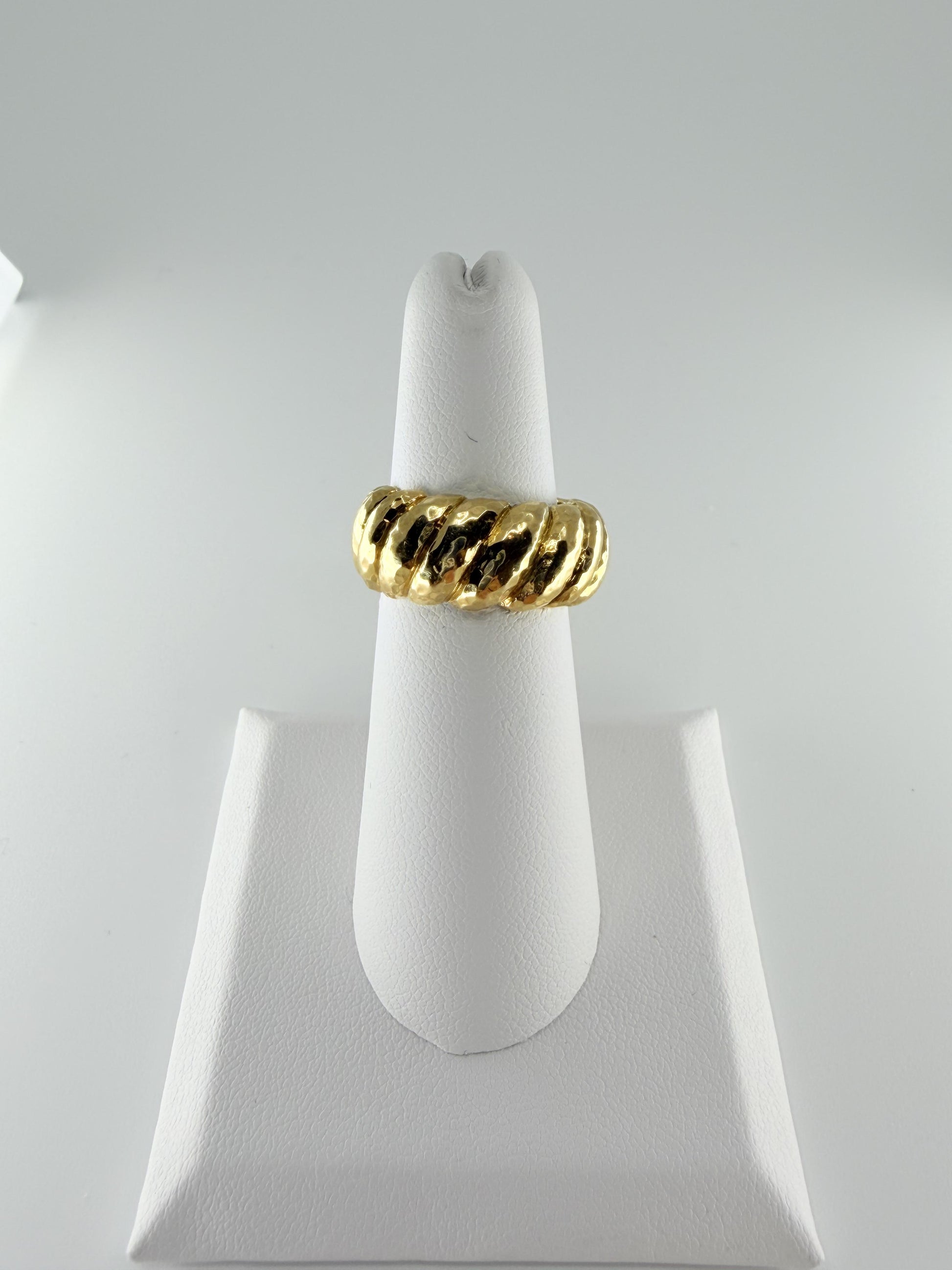 Vintage David Webb 18K Scalloped and Hammered Ring