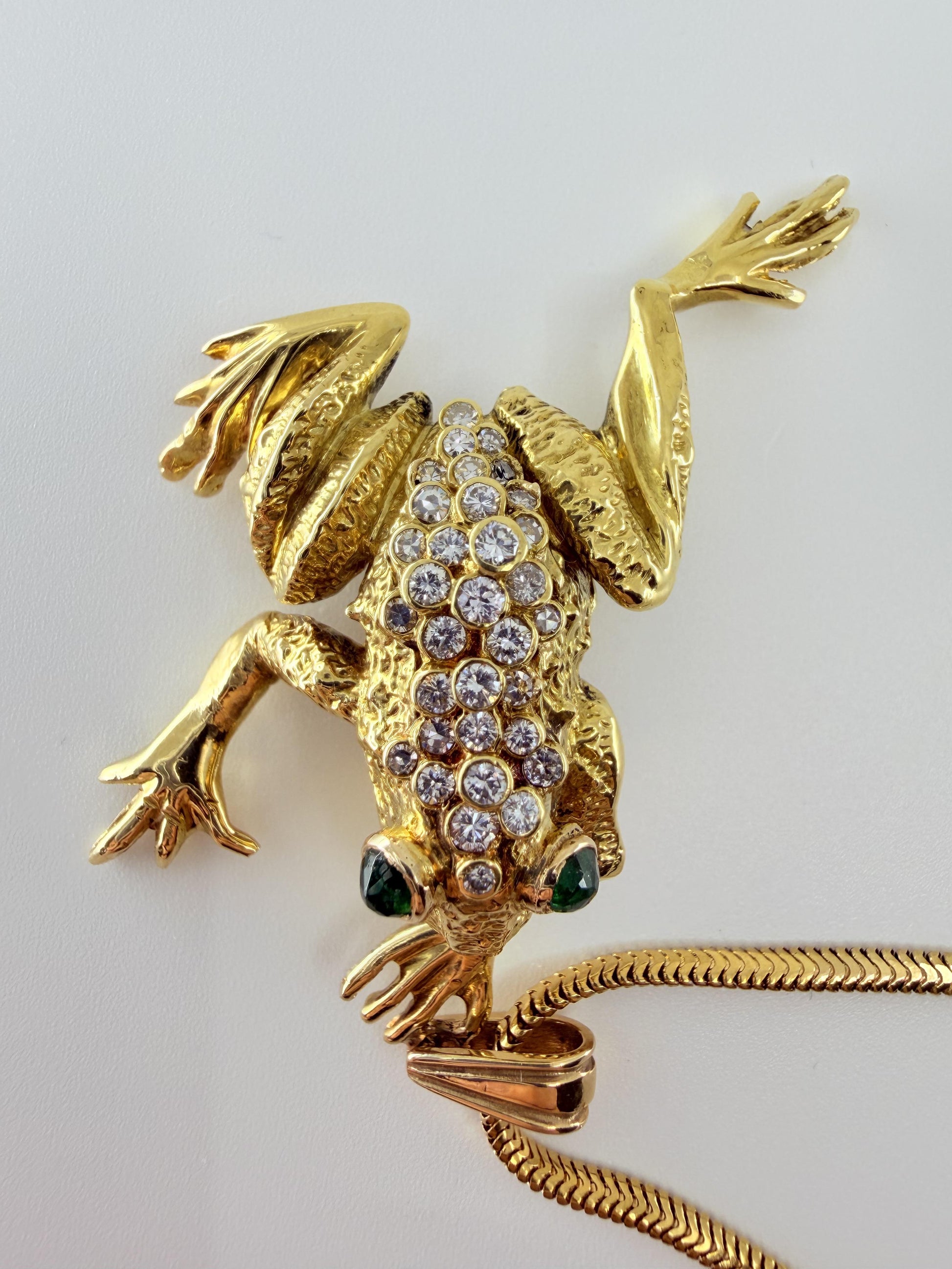 Vintage 18K Frog w/Diamonds and Emerald Eyes