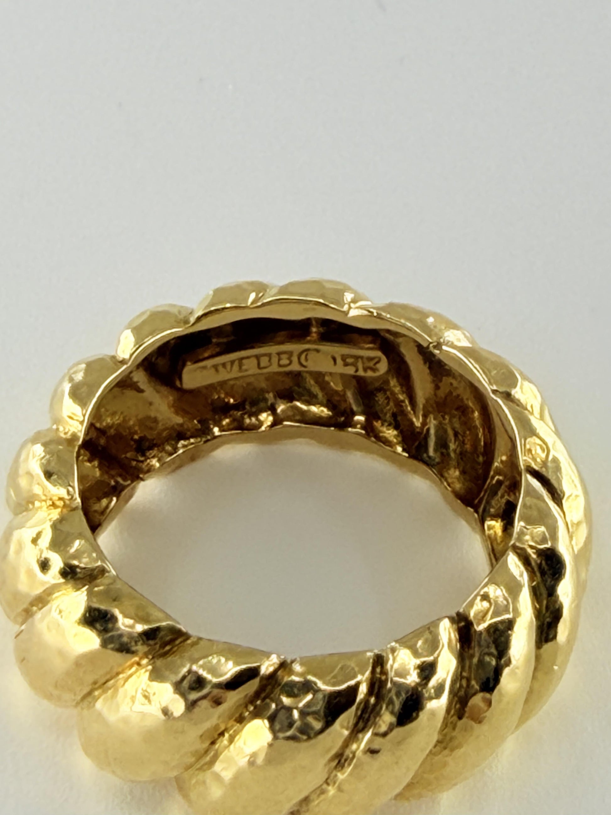 Vintage David Webb 18K Scalloped and Hammered Ring