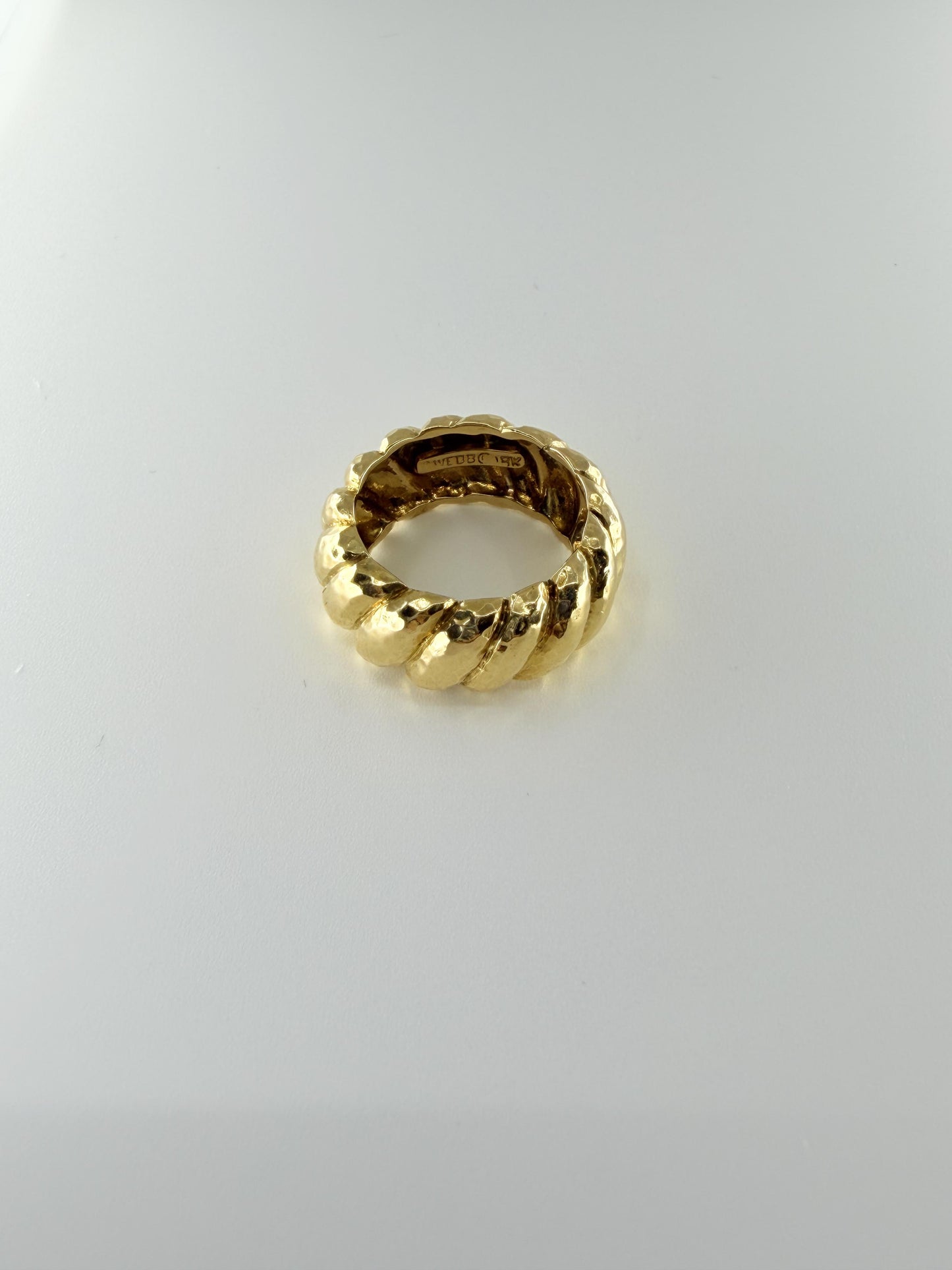 Vintage David Webb 18K Scalloped and Hammered Ring