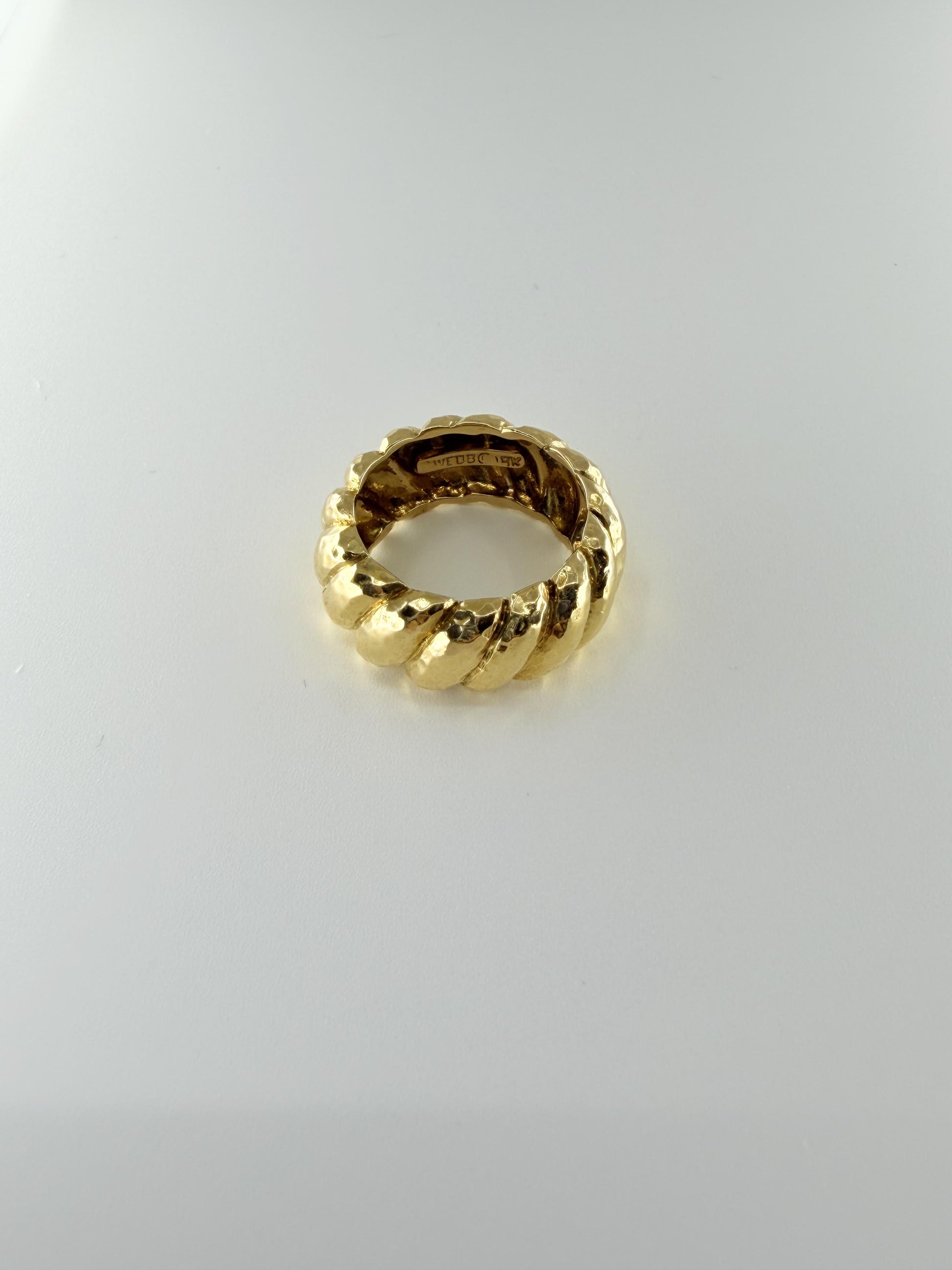 Vintage David Webb 18K Scalloped and Hammered Ring