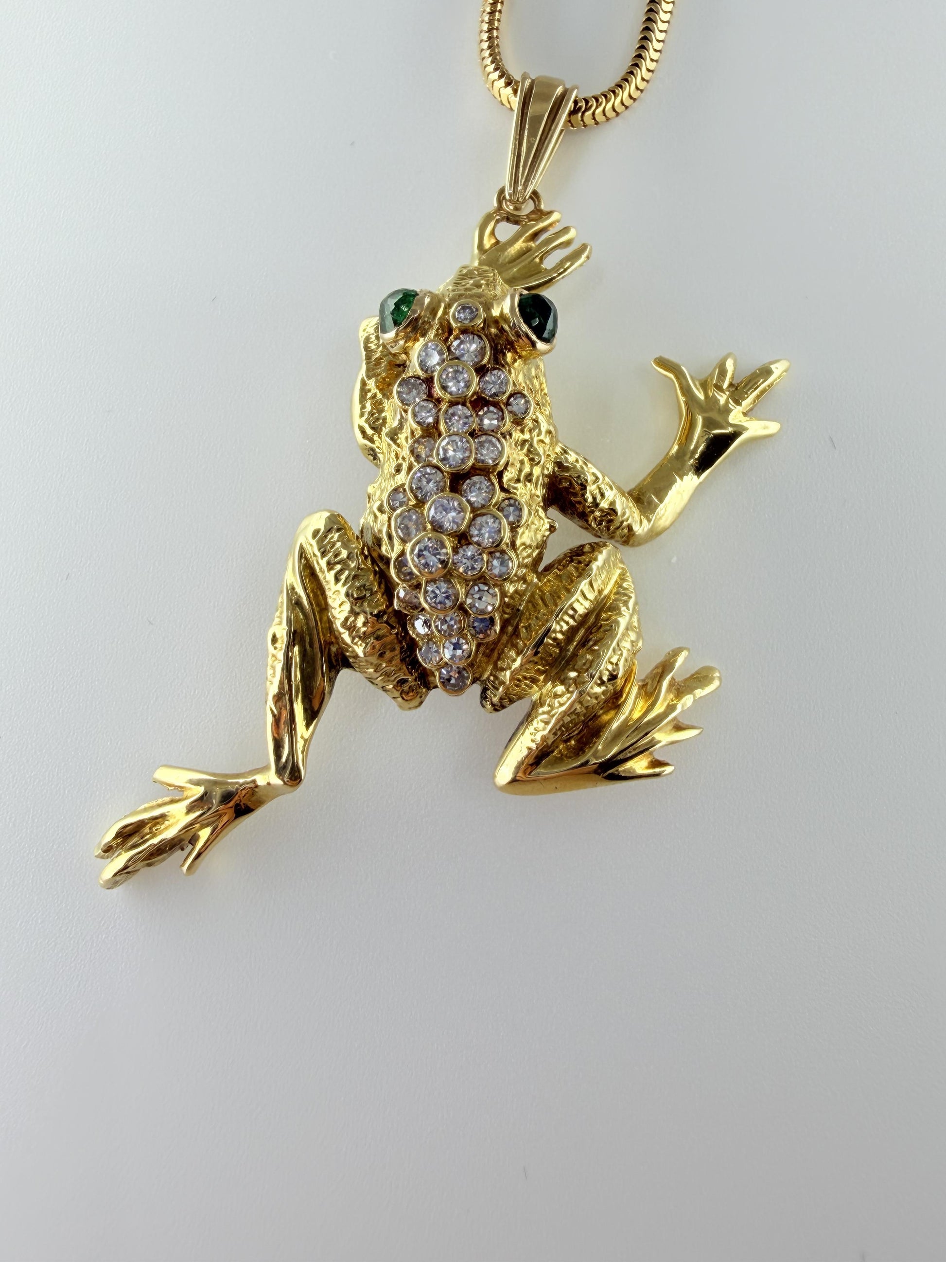 Vintage 18K Frog w/Diamonds and Emerald Eyes