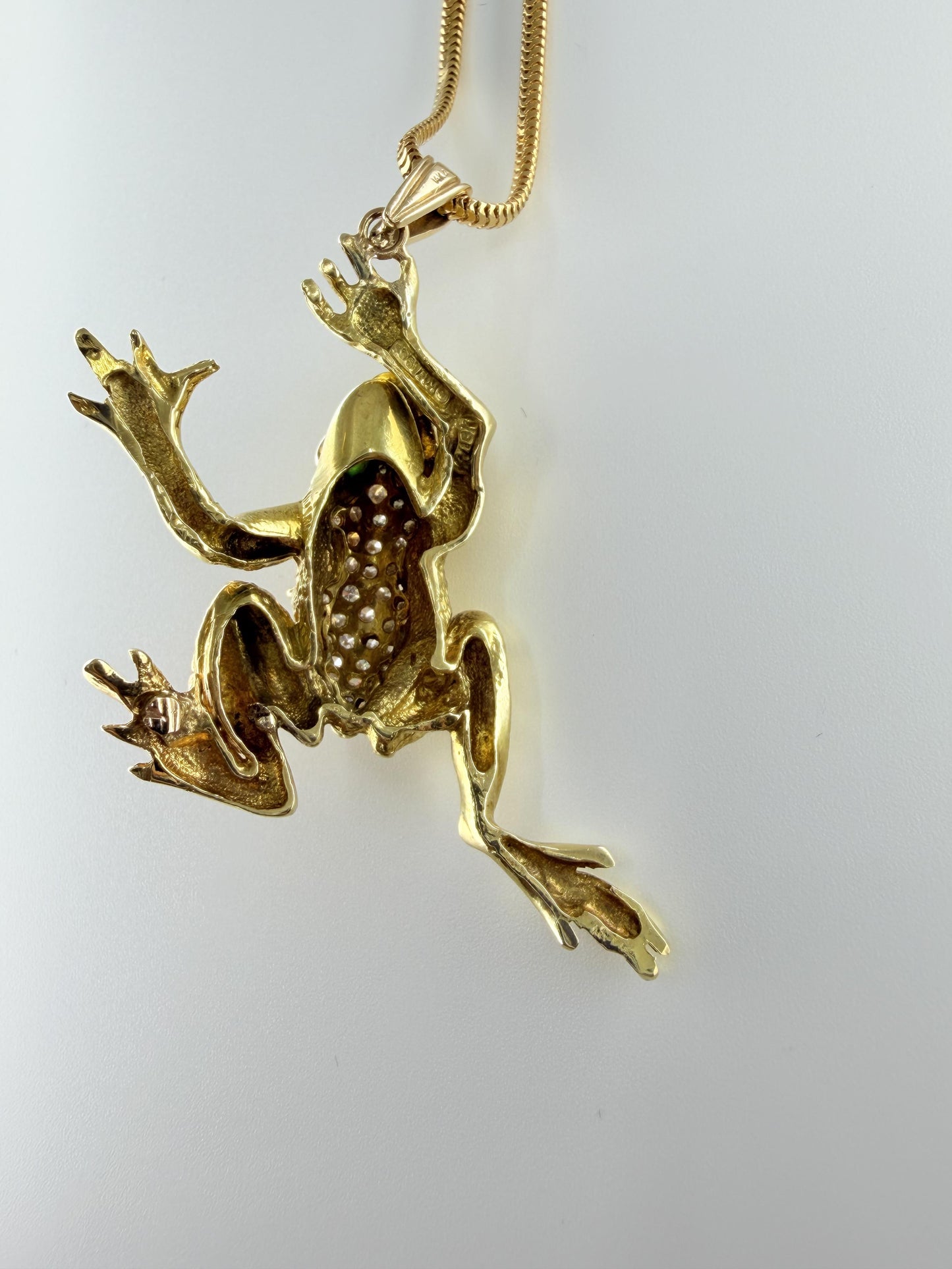 Vintage 18K Frog w/Diamonds and Emerald Eyes