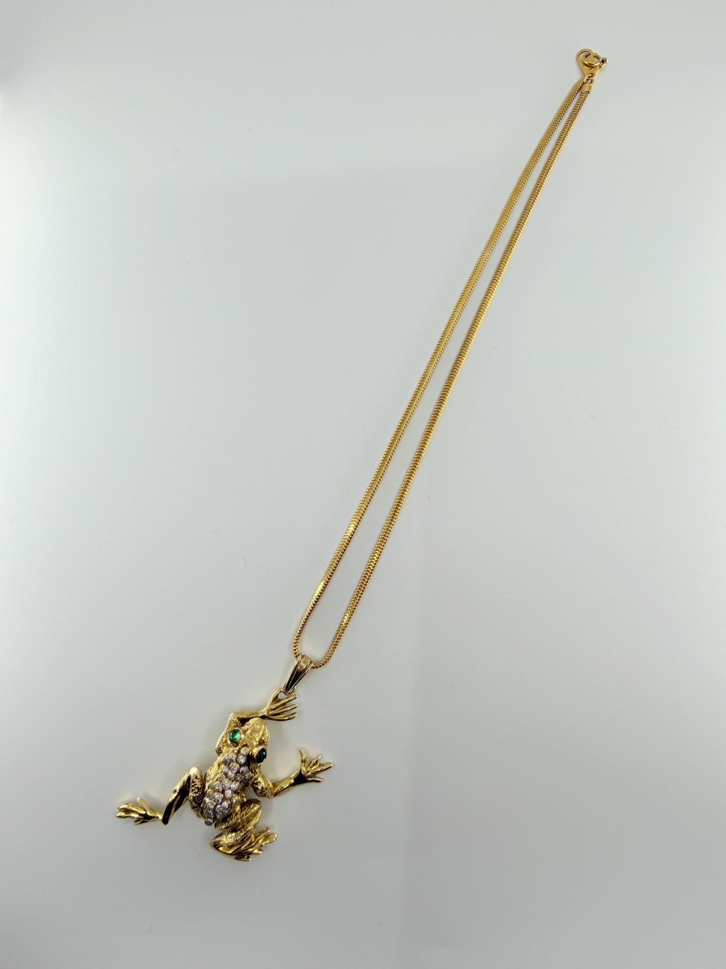 Vintage 18K Frog w/Diamonds and Emerald Eyes