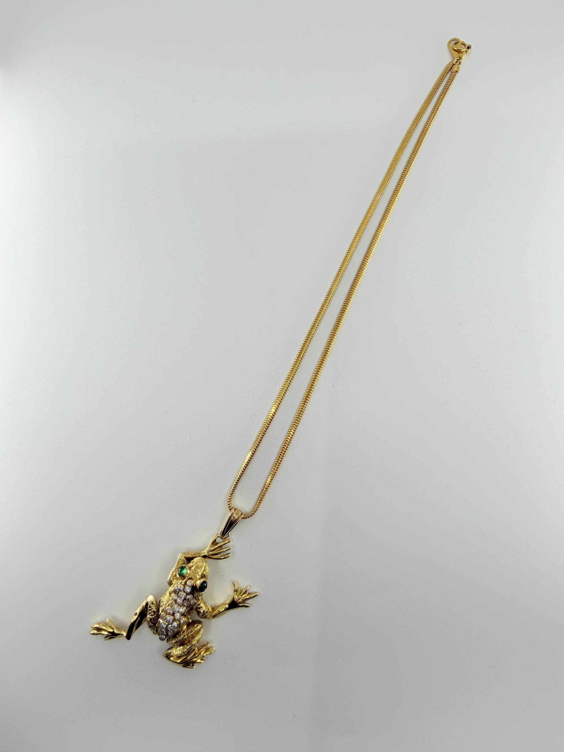 Vintage 18K Frog w/Diamonds and Emerald Eyes